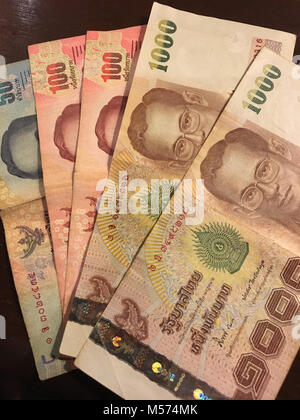 Sélection de Thai Baht tourné à l'intérieur close up Banque D'Images