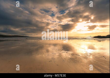 Port de Killybegs et plage.. Banque D'Images