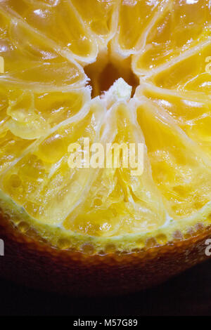Organique, macro, les agrumes, l'orange, macro nature, détail, couper, éclat, chair, jaune, des stries, Peel, fruits, naturel, de couleur, de vitamine, de la nature, de l'alimentation, tropical Banque D'Images