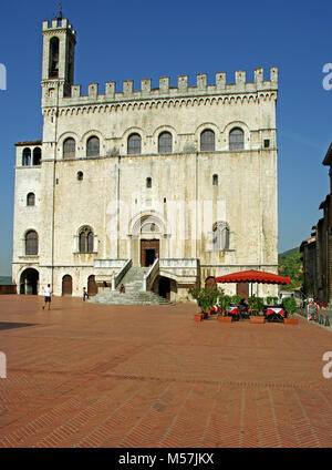 Palais des Consuls, la Piazza Grande, Gubbio, Italie Banque D'Images