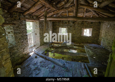 À l'intérieur d'une maison abandonnée Banque D'Images