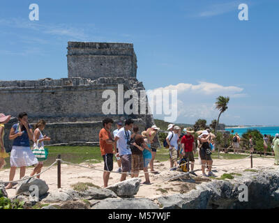 Ruines mayas de falaise, zone archéologique à Tulum, Riviera Maya, Quintana Roo, Mexique, Caraïbes Banque D'Images