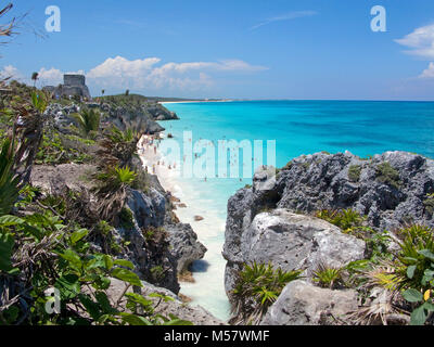 Belle plage de ruines Mayas, zone archéologique de Tulum, Tulum, Riviera Maya, Quintana Roo, Mexique, Caraïbes Banque D'Images
