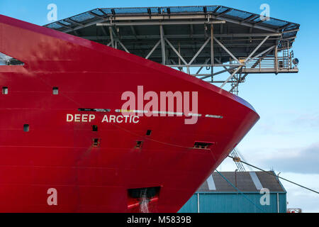 L'avant et à l'héliport, Technip, navire de plongée profonde, l'Arctique et de la construction lourde du navire de soutien, le port de Leith, Édimbourg, Écosse, Royaume-Uni Banque D'Images