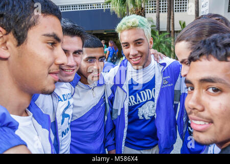 Miami Florida,Brickell District,Carnaval 8K Run,préparation,événement communautaire,étudiants éducation élèves élèves élèves,Braddock High School,campus,piste Banque D'Images