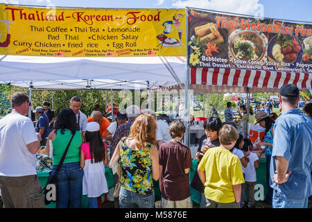 Miami Florida,Homestead,Redlands,fruit and Spice Park,Asian Culture Festival,festivals,célébration,foire,Thai,Thaïlande,Coréen,Food stand,ethnique,vendeur Banque D'Images