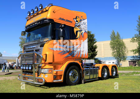 PORVOO, FINLANDE - le 28 juin 2014 : Scania V8 Skane Edition chariot sur l'affichage à Riverside Réunion 2014 Chariot à Porvoo, Finlande. Banque D'Images