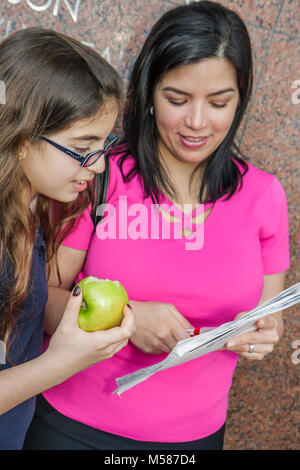 Miami Florida,Arsht Performing Arts Center,centre,The Miami Herald Spelling Bee,test,examen,concours,Hispanic Latin Latino immigrant ethnique Banque D'Images