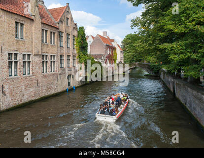 Excursions excursion en bateau sur le canal Groenerei, à Bruges, Belgique Banque D'Images