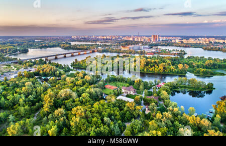 Vue aérienne de l'Île Trukhaniv sur le Dniepr à Kiev, Ukraine Banque D'Images