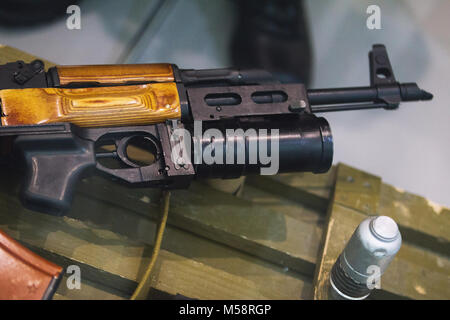 Carabine automatique avec underbarrel grenade launcher, Close up Banque D'Images