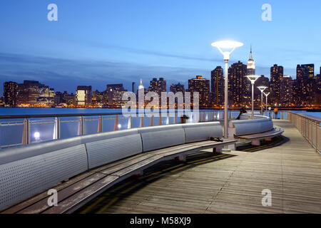 Bras Plaza State Park et Manhattan skyline, New York City, NY, USA Banque D'Images