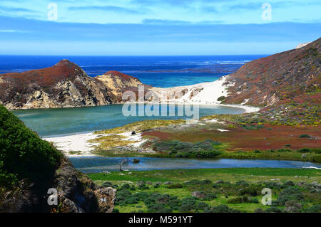 Peu Sur River sur la côte de Big Sur de Californie Banque D'Images