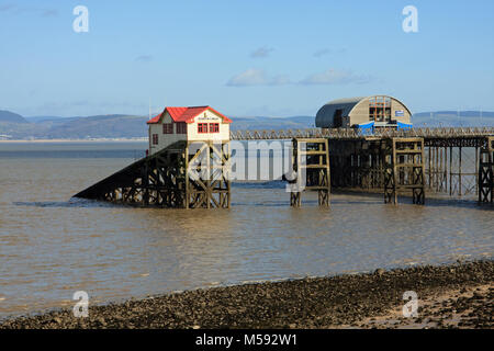 Les deux stations de sauvetage Mumbles Banque D'Images