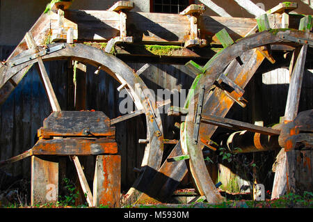 Moulin en bois utilisé dans la campagne pour la production agricole. Banque D'Images