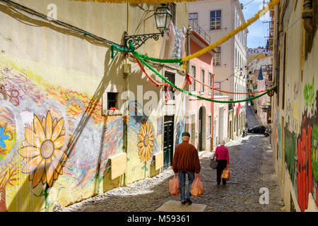 Barrio Alto, Quartier Lisbonne avec graffiti , Portugal Banque D'Images