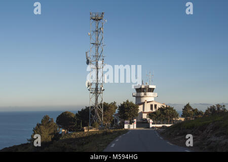 France, Côte d'Azur, Cassis, le sémaphore du bec de l'Aigle, Phare et tour de communications Banque D'Images