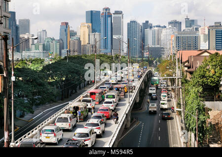 La région métropolitaine de Manille, dans l'arrière-plan les gratte-ciel de Pasay City, Philippines, Asie Banque D'Images