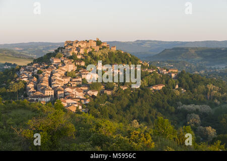 La France, l'Elk225-1015 Tarn, Cordes sur Ciel, ville au lever du soleil Banque D'Images