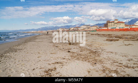 La plage de Viareggio dans la saison d'hiver, Lucca, Toscane, Italie Banque D'Images