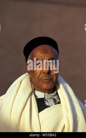 La Libye. Oasis de Ghadamès. Désert du Sahara. Homme berbère locale. Portrait. Banque D'Images