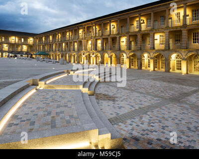 La Pièce Hall au crépuscule Halifax West Yorkshire Angleterre Banque D'Images