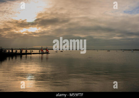 Coucher du soleil à Emsworth, Chichester Harbour, Hampshire, Royaume-Uni Banque D'Images