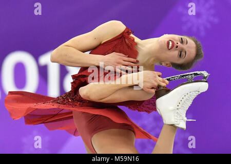 Gangneung, Corée du Sud. Feb 21, 2018. Carolina Kostner d'Italie en action au cours de la programme court féminin de l'événement 2018 Jeux Olympiques d'hiver à l'Ice Arena à Gangneung Gangneung, Corée du Sud, 21 février 2018. Crédit : Peter Kneffel/dpa/Alamy Live News Banque D'Images