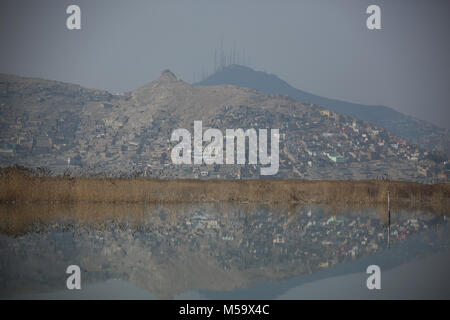 (180221) -- Kaboul, le 21 février 2018 (Xinhua) -- Photo prise le 21 février 2018 montre Hashmat Khan lake à Kaboul, capitale de l'Afghanistan. (Xinhua/Rahmat Alizadah) (WHW) Banque D'Images