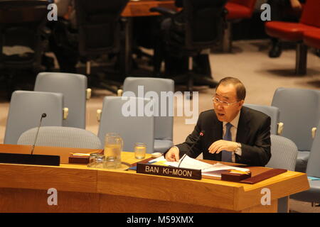 Nations Unies, New York, USA. Feb 21, 2018. Ban Ki-moon, ancien Secrétaire Général des Nations Unies, le Conseil de sécurité de l'ONU adressée Charte. Photo : Matthew Russell Lee / Inner City Press Banque D'Images