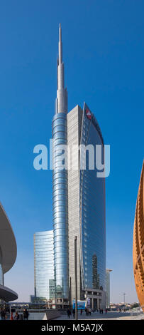 La tour Torre UniCredit UniCredit ou bâtiment gratte-ciel dans le quartier des affaires de Porta Nuova à Milan, Italie Banque D'Images