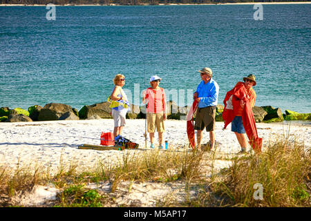 Les gens sur la plage, à la pointe de Port Boca Grande en Floride, USA Banque D'Images