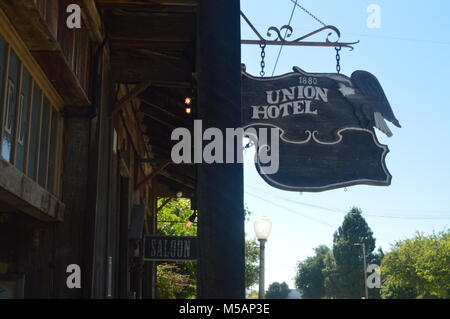 Saloon dans le Far West Style dans Los Alamos. L'architecture et le vacances Juillet 03, 2017. Los Alamos. La Californie. Aux Etats-Unis. USA. Banque D'Images