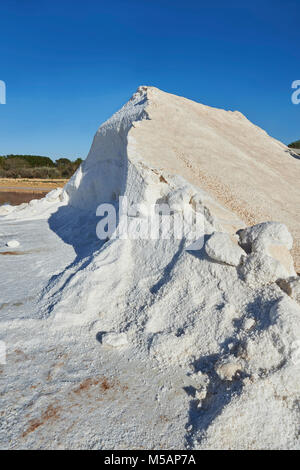 Photos et images de tas de sel de mer à les salines de Trapani, Sicile Banque D'Images