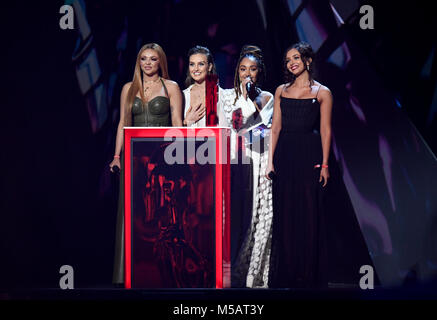 Présenter le mélange peu award du meilleur artiste masculin Solo britannique au cours de la Brit Awards 2018 show, tenu à l'O2 Arena, Londres. Usage éditorial uniquement. Banque D'Images