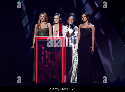 Présenter le mélange peu award du meilleur artiste masculin Solo britannique au cours de la Brit Awards 2018 show, tenu à l'O2 Arena, Londres. Usage éditorial uniquement. ASSOCIATION DE PRESSE Photo. Photo date : mercredi 21 février, 2018. Voir PA Story SHOWBIZ Brits. Crédit photo doit se lire : Victoria Jones/PA Wire. Banque D'Images