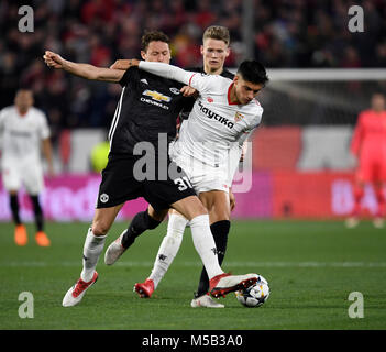 Séville, Espagne. 21 Février, 2018. Sevilla, Espagne-21 février : ; (L-R) Nemanja Matic de Manchester United ; Joaquin Correa de FC Séville lors de la Ligue des Champions match entre FC Séville v Manchester United au stade Sanchez Pizjuan le Février 21th, 2018 à Séville en Espagne (photo de Cristobal Duenas Crédit : CORDON PRESS/Alamy Live News Banque D'Images
