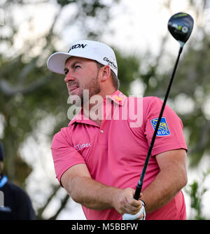 En Floride, aux États-Unis. Feb 21, 2018. Graeme McDowell chasse le onzième tee au cours de la Honda Classic Pro-Am au PGA National à Palm Beach Gardens le 21 février 2018. Crédit : Richard Graulich/Le Palm Beach Post/ZUMA/Alamy Fil Live News Banque D'Images