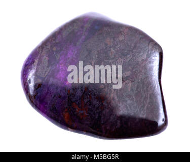 Deep purple avec le manganèse sugilite tumbled stone en provenance d'Afrique du Sud isolé sur fond blanc Banque D'Images