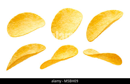 Croustilles de pommes de terre isolé sur fond blanc Banque D'Images