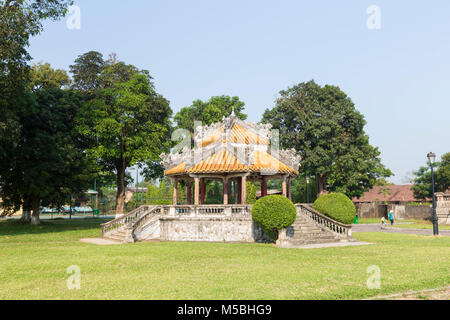 Pavillon dans la ville impériale, également connu comme la citadelle, Hue, Vietnam Banque D'Images