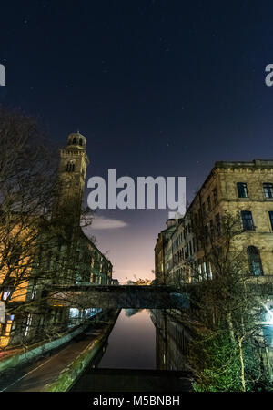 Le magnifique village pittoresque de Saltaire, construit par Sir Titus Salt et c'était aussi l'ancienne maison du célèbre artiste David Hockney Banque D'Images