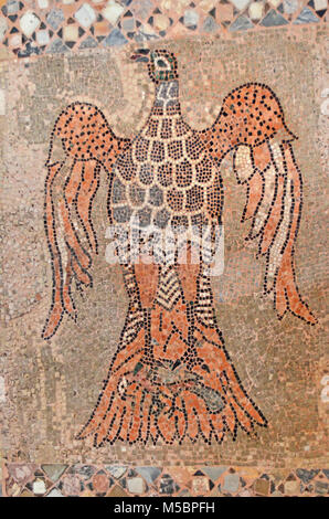 Septième siècle mosaïque byzantine d'un aigle tenant une colombe dans ses serres. Peut-être symbolisant le contrôle de l'église (dove) par l'état (aigle) Banque D'Images