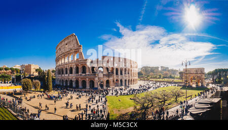 Le Colisée romain (Colisée), Rome (Italie) Vue panoramique Banque D'Images