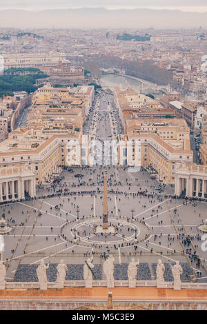 La place Saint Pierre de Rome en vue d'en haut Vue aérienne à Rome, Italie Banque D'Images