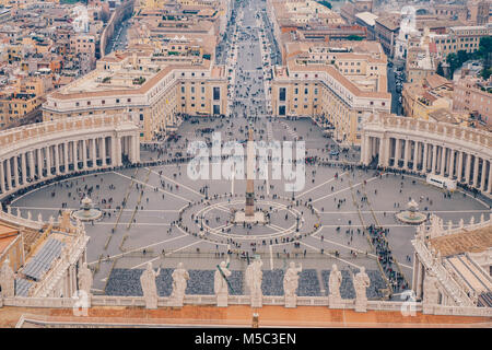 La place Saint Pierre de Rome en vue d'en haut Vue aérienne à Rome, Italie Banque D'Images