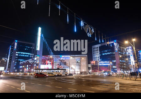 Bucarest, Roumanie - 22 décembre 2017 : Extérieur de Cotroceni AFI shopping mall à Bucarest, l'un des plus grands centres commerciaux en Roumanie. Bucarest, Banque D'Images