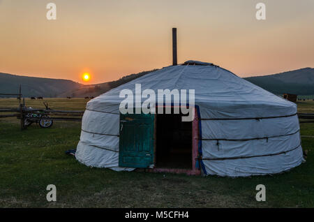 Ger mongole, Mongolie, Tsaaganuur Banque D'Images