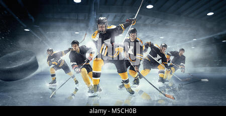 Collage sur les joueurs de hockey sur glace en action. Banque D'Images