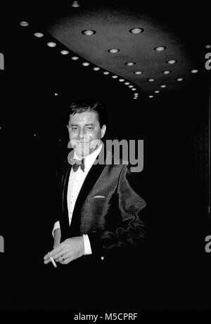 Jerry Lewis au Hollywood Palladium, mai 1962. À partir de l'image négative de l'appareil photo d'origine. Banque D'Images